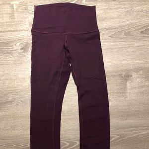 Burgundy Wunder Under Cropped Leggings